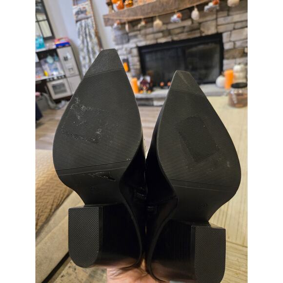 Olivia Miller Women's Western Boots Black Red Heart Gold Embellishments 9 - Picture 10 of 10